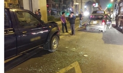 Xe biển xanh đâm taxi, 3 người nhập viện