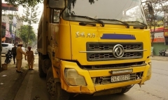 Tin tai nạn giao thông mới nhất ngày 22/2/2020: Xe tải vượt ẩu, tông bé gái tử vong thương tâm