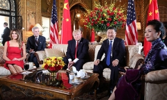 Melania Trump đưa đệ nhất phu nhân Trung Quốc đi thăm trường học địa phương