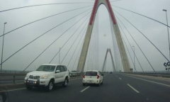 Lộ diện chủ nhân xe biển xanh chạy ngược chiều trên cầu Nhật Tân