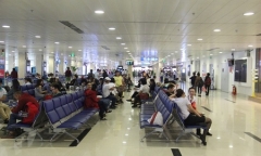 Bé 17 tháng tuổi bị thang cuốn sân bay Tân Sơn Nhất kẹp đứt tay