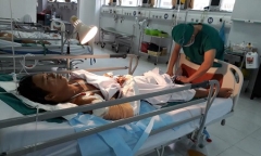 Ngã vào máy cắt rơm, người đàn ông bị đứt lìa cánh tay phải