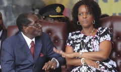 Đệ nhất phu nhân Zimbabwe có thể bị truy tố sau khi chồng từ chức