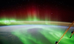 NASA cố tình che giấu ảnh UFO bay gần Trạm Vũ trụ Quốc tế?