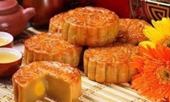Chất béo trong một chiếc bánh Trung thu bằng hai bát phở bò