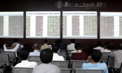 Chấm dứt vai trò của hai cha con ông Trầm Bê tại Sacombank