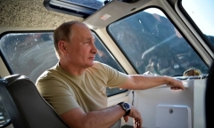 Tổng thống Putin đi bộ 5 giờ, leo núi lên đến độ cao 1.800m
