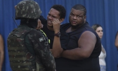 Nhầm mục tiêu, Binh sĩ Brazil bắn 80 viên đạn vào xe chở gia đình 5 người