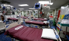 Phía trong tàu bệnh viện USNS Comfort được đưa tới hỗ trợ New York giữa đại dịch Covid-19
