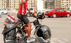 Những cách đi xem World Cup 2018 khó tin của các fan trên thế giới