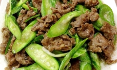 Cách nấu thịt bò xào lặc lày thơm ngon cho bữa tối đầu tuần vui vẻ