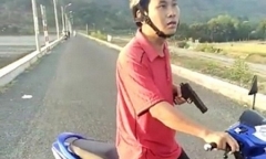 Phó Trưởng phòng rút súng nhựa dọa dân bị phạt 7,5 triệu đồng