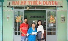 Phủ nhận chuyện hẹn hò, Kavie Trần - Đoàn Thanh Tài sánh đôi đi từ thiện