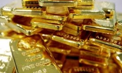 Giá vàng hôm nay 26/8: Giảm nhẹ nhưng vẫn đạt mức cao
