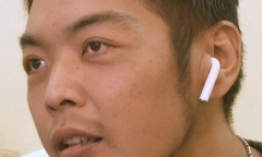 Thanh niên nuốt tai nghe AirPods trong lúc ngủ, tỉnh dậy vẫn nghe thấy tiếng nhạc văng vẳng trong bụng