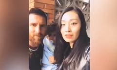 Video: Fan nữ bị chỉ trích thậm tệ vì cưỡng hôn Messi