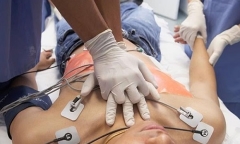 Thức khuya xem 3 trận bóng đá, người đàn ông phải nhập viện sau pha ăn mừng