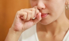 Bạn sẽ phải giật mình trước tác hại khôn lường của việc ngoáy mũi