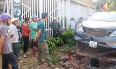 Tin tai nạn giao thông mới nhất ngày 11/1/2020: Xe tải va chạm nhóm học sinh, một em tử vong tại chỗ