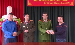 Hưng Yên: Người dân nhặt được chiếc túi chứa 150 triệu đồng đem nộp công an