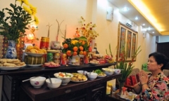 Bàn văn cúng tổ tiên, thần linh sáng mùng một Tết Nguyên Đán 2017
