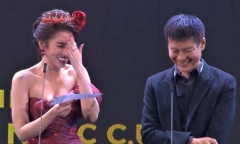 Hoa hậu Dương Yến Nhung đọc nhầm tên người nhận giải thành từ nhạy cảm trên sóng trực tiếp