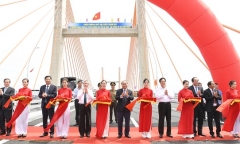 Thủ tướng Nguyễn Xuân Phúc phát lệnh thông xe tuyến cao tốc Hạ Long - Hải Phòng