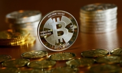 Giá bitcoin hôm nay 15/2: Hồi phục thêm 700USD, trở lại ngưỡng 9.000 USD