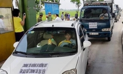 Hàng trăm phương tiện tập trung phản đối trạm thu phí BOT Cầu Rác