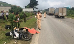 Tin tức tai nạn giao thông mới nhất hôm nay 28/8/2019: Xe tải tông liên hoàn 2 xe máy, 2 thanh niên thương vong