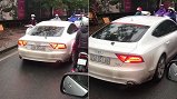 Video: Audi A7 chạy lấn làn, bị ép lùi ở Hà Nội