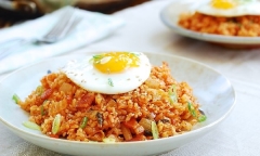 Cơm chiên kim chi cực ngon, cực nhanh cho bữa trưa bận rộn