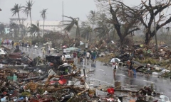 Bão Haiyan: Người Việt ở địa ngục Tacloban mong đồ ăn từng giây