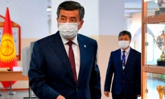 Tổng thống Kyrgyzstan từ chức sau thời gian dài bất ổn