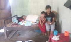 Cám cảnh người phụ nữ “đẻ rớt” và những đứa trẻ chưa một lần được đến trường