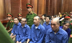 Hiệu “chuột” cùng 7 đồng phạm nhận án tử, người thân ngất xỉu tại tòa