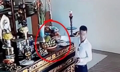 Tin tức thời sự 24h mới nhất ngày 15/8/2018: Thanh niên ăn mặc bảnh bao trộm tiền công đức trong chùa
