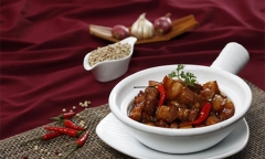 Món ngon mỗi ngày: Thịt lợn kho tiêu đậm đà, thơm ngon