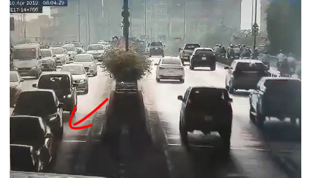 Video: 5 ô tô đâm nhau trong hầm Thủ Thiêm, cửa ngõ TP.Hồ Chí Minh kẹt cứng