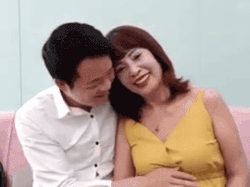 Cô dâu Thu Sao 62 tuổi nói gì về tin đồn mang thai?