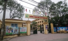 Phụ huynh làm đơn minh oan cho thầy giáo bị tố dâm ô 7 nam sinh ở Hà Nội
