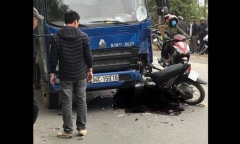 Tin tai nạn giao thông mới nhất ngày 23/12/2019: Va chạm với xe tải, nam thanh niên tử vong