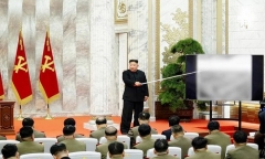 Ông Kim Jong-un thăng hàm cho các sĩ quan hạt nhân