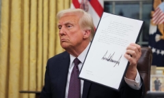 Nước đi bất ngờ của Tổng thống Trump khiến Ukraine choáng váng, không kịp trở tay