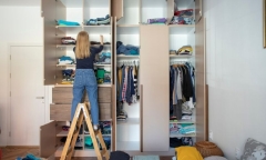 Đang xếp quần áo, cô gái Trung Quốc bất ngờ nhập viện vì lý do không ai ngờ tới