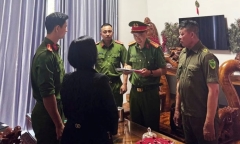Khởi tố nữ chủ hộ kinh doanh chỉ nộp thuế 900 nghìn đồng, trốn thuế hàng tỷ đồng