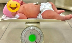 Đỡ đẻ thành công bé gái nặng gần 6kg sau phút giây nguy hiểm do mẹ bầu chờ