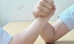 Nam thanh niên 24 tuổi gãy xương cánh tay vì chơi trò 