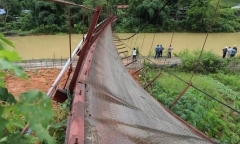 Vụ lật cầu treo ở Điện Biên, 4 người bị thương: Hé lộ nguyên nhân ban đầu