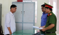 Khởi tố cán bộ xã lợi dụng chức vụ quyền hạn, chiếm đoạt tiền mua bảo hiểm y tế của người dân
